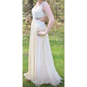 Nina Canacci prom dress